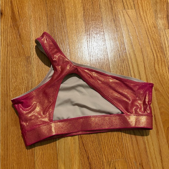 Heroine Sport Shimmering Red Asymmetrical Sports Bra - Picture 2 of 3